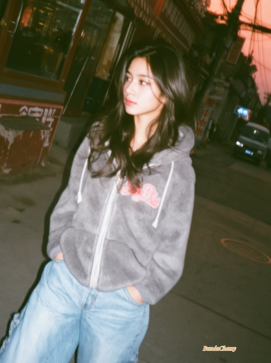 Y2K Twilight Street Snapshot output 3
