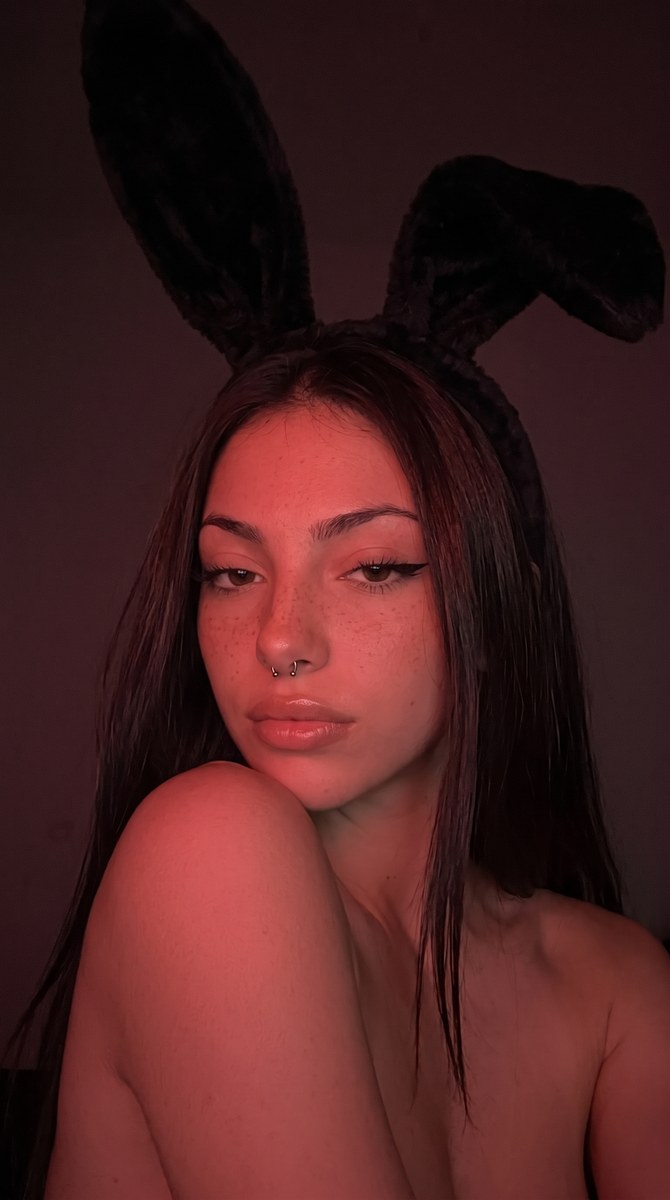 Atmospheric Red-Light Night Portrait output 1