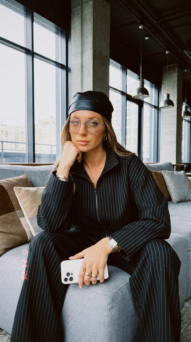 Luxury Streetwear Portrait in a Modern Lounge output 2