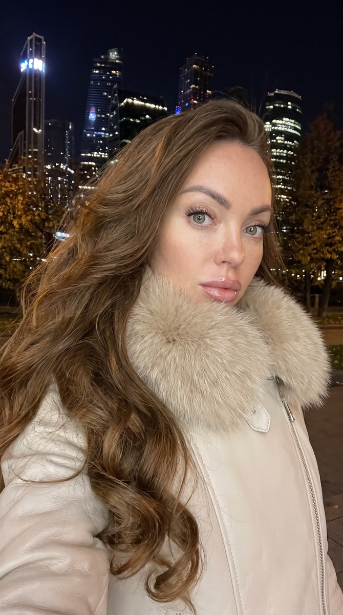 Nighttime Moscow-City Fur-Collar Selfie output 2