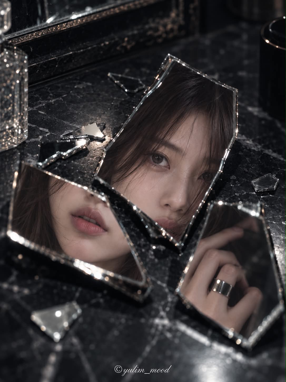The Fragmentation: Portrait in Broken Mirror Reflections output 1